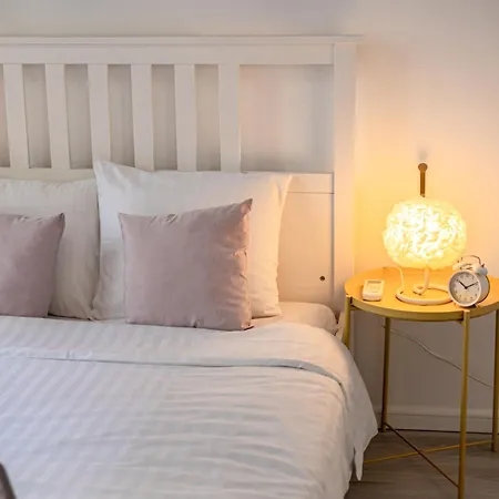 Domus Old Town Retreat Cozy &