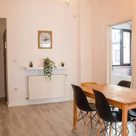 Domus Old Town Retreat Cozy & Bukarest