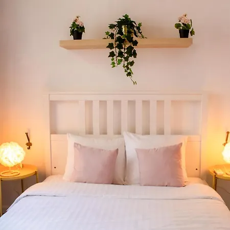 Domus Old Town Retreat Cozy & Bukareszt