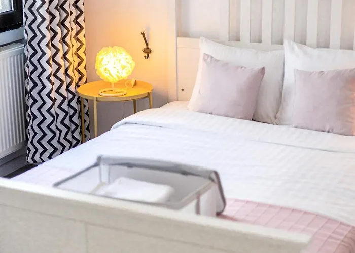 Domus Old Town Retreat Cozy & 부쿠레슈티