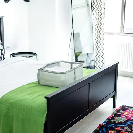 Domus Old Town Retreat Cozy & Apartment