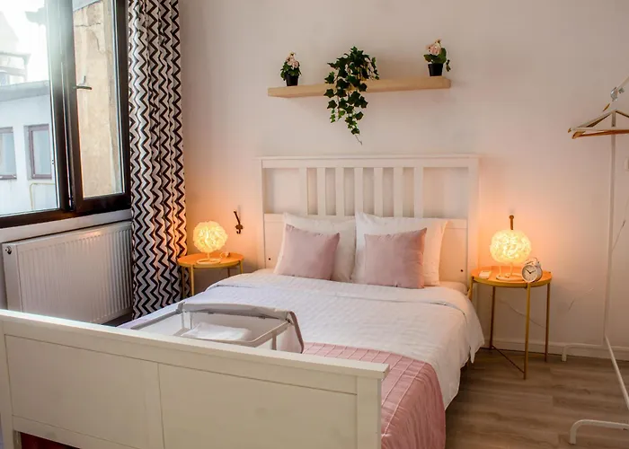 Domus Old Town Retreat Cozy & Apartment *
