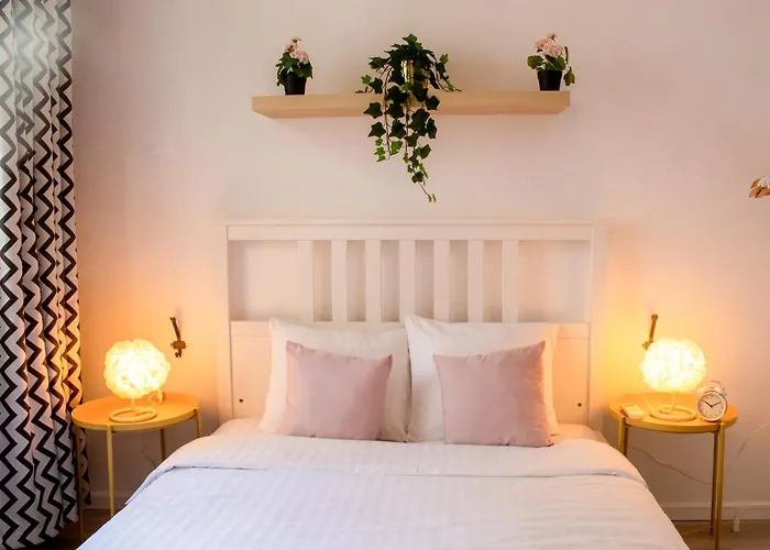 Domus Old Town Retreat Cozy & Bucharest